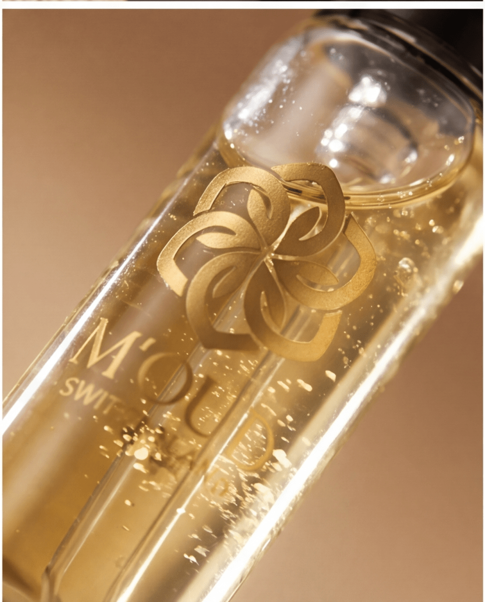 M'OUD Discovery Set — black gift box with M'OUD Switzerland branding